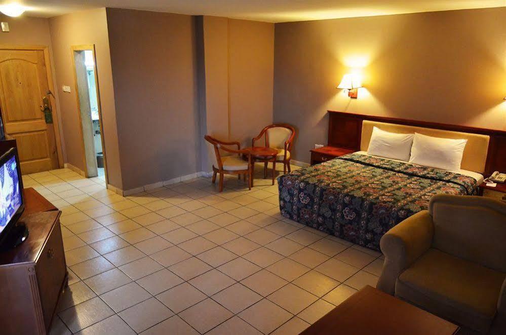 אקרה Mensvic Grand Hotel מראה חיצוני תמונה