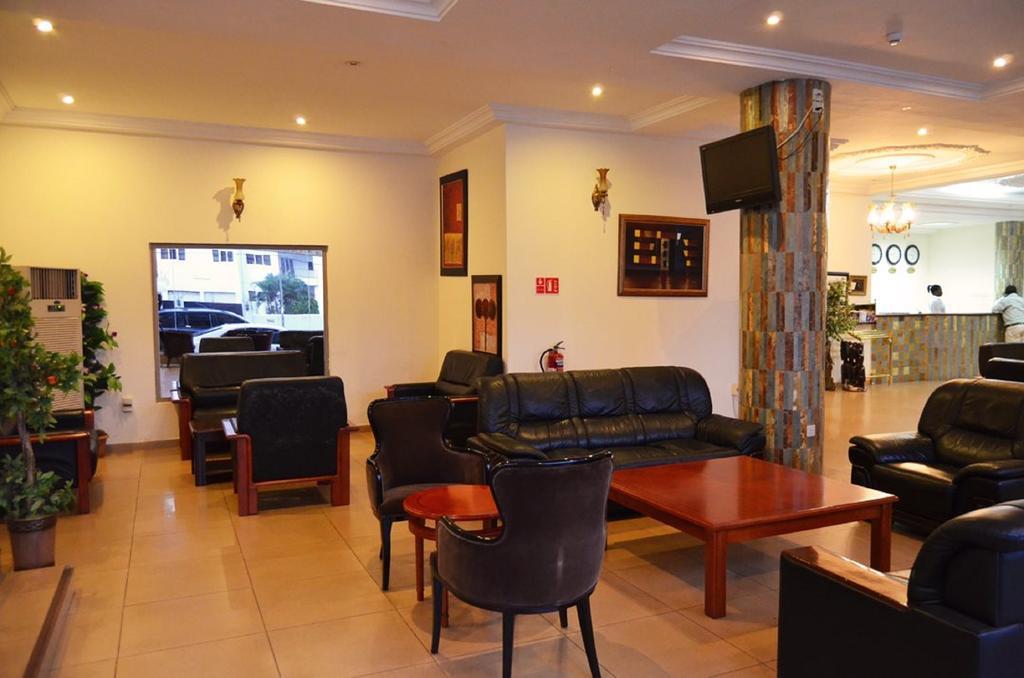 אקרה Mensvic Grand Hotel מראה חיצוני תמונה