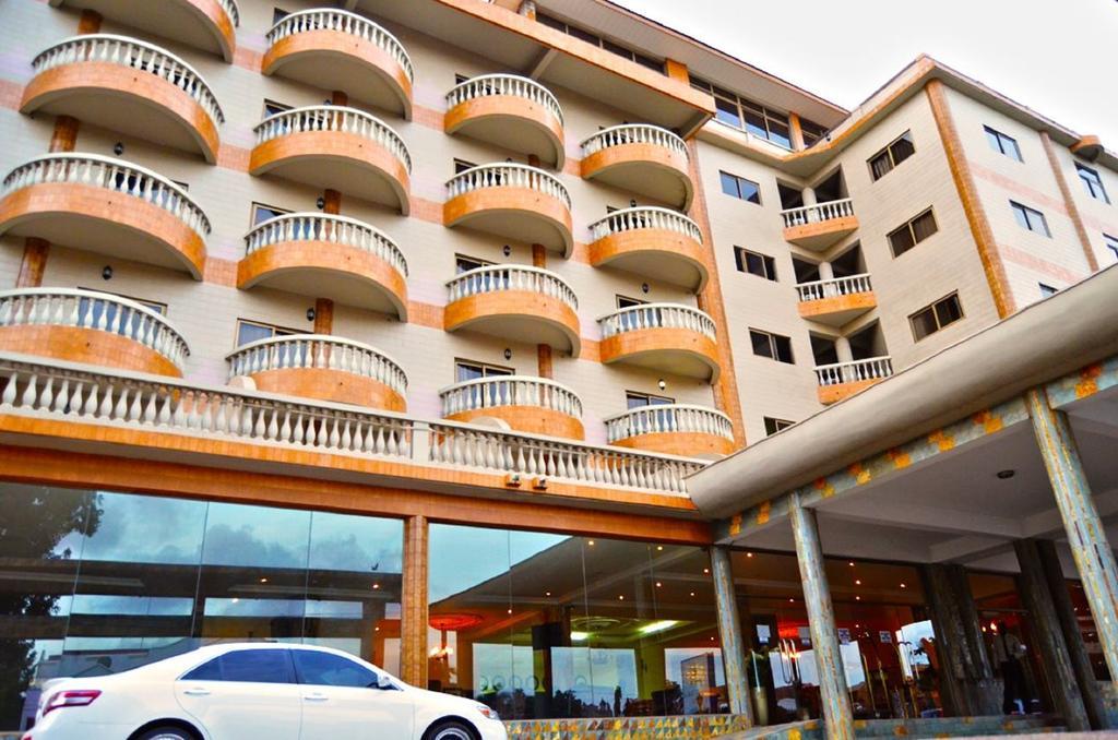 אקרה Mensvic Grand Hotel מראה חיצוני תמונה